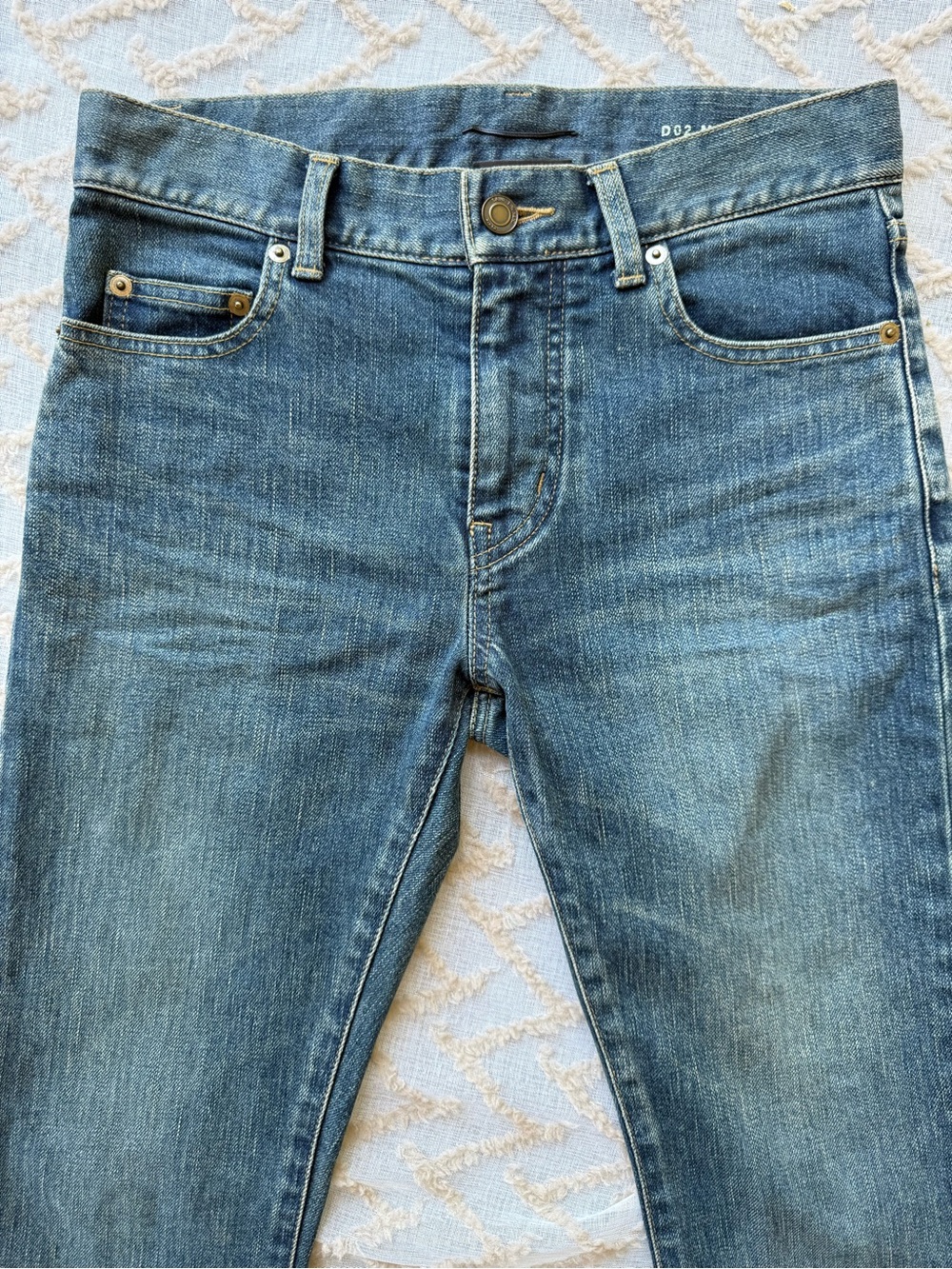 Saint Laurent Men's Skinny DO2, size 27 rare  Medium Blue Denim Jeans